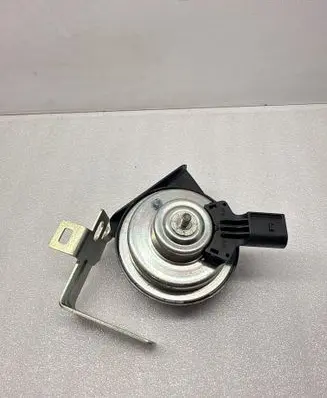 Volkswagen PASSAT B8 Horn signal 3Q0951221 T23196009