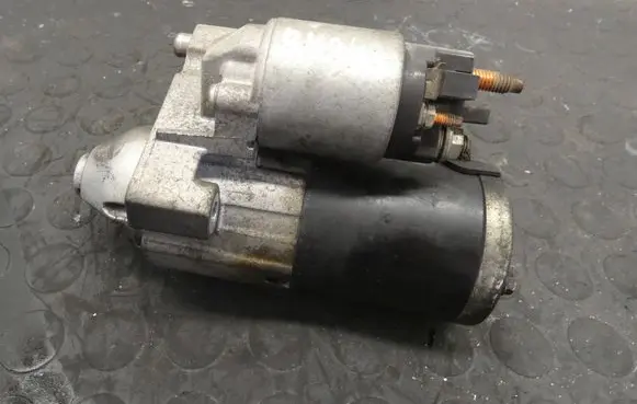 Citroen C4 II Picasso Starter motor 9801667780 M000T22473