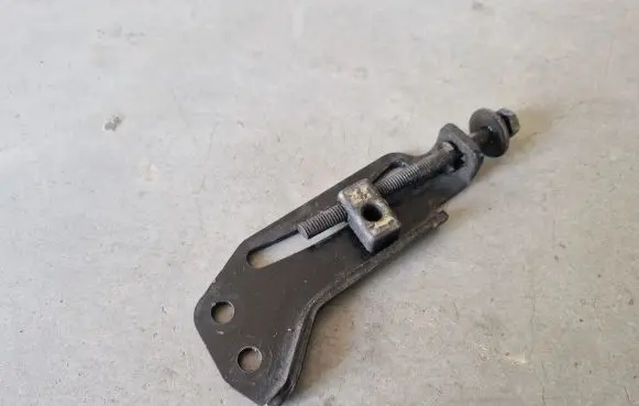 Nissan Patrol Y61 Power steering belt tensioner 