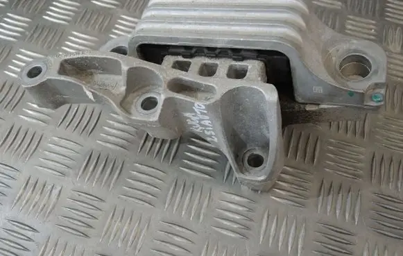 Ford Kuga III Gearbox mount LX637M121DA