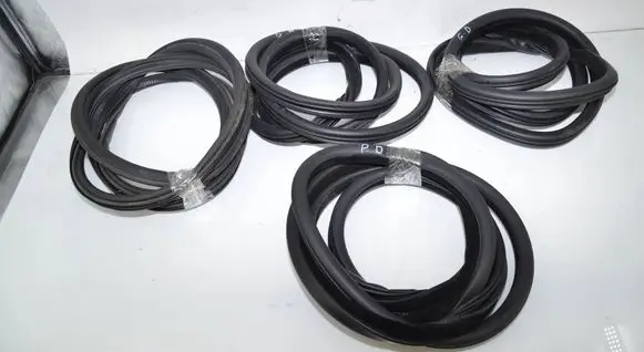 BMW 5 F10 F11 Front door rubber seal 7182269 51767182269 7199770
