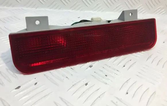 Mitsubishi Pajero Sport I Third/center stoplight 0509147