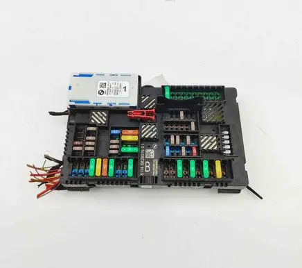BMW X3 G01 Fuse module 6828076 P00166265AA