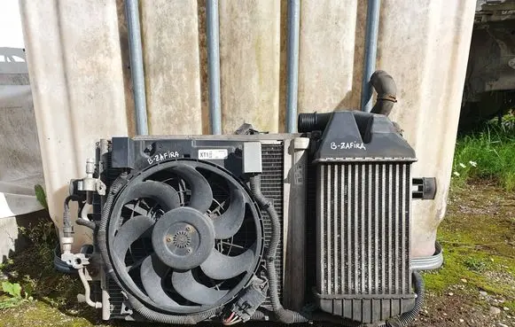 Opel Zafira B Radiator set 13128925 24467444 13132559