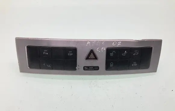 Mercedes-Benz C W203 Hazard light switch 2038706410 30060910131850 33630803
