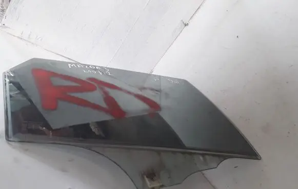 Mazda 3 I Rear door window glass