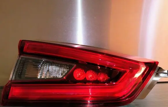 Nissan Almera Tailgate rear/tail lights 26555HV05A