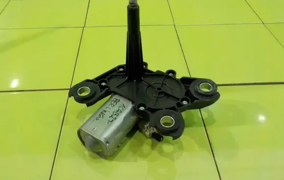 Citroen Berlingo Rear window wiper motor 9683363780