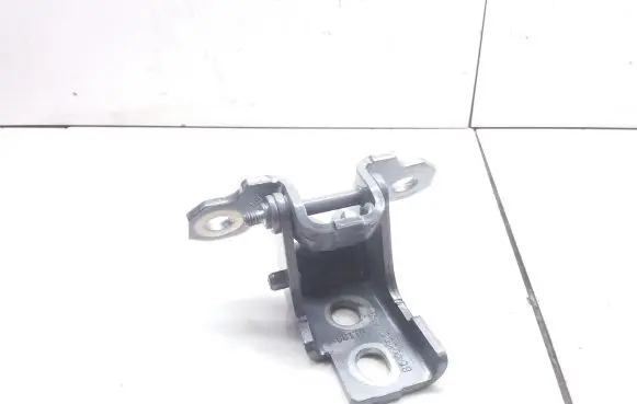 Renault Captur Rear door upper hinge 804000016RG