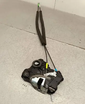 Subaru Forester SJ Front door lock 6070622