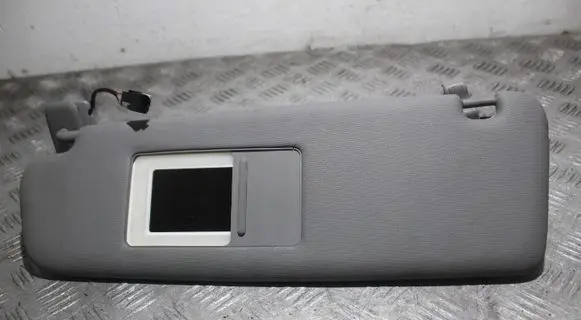 Volkswagen Touareg I Sun visor