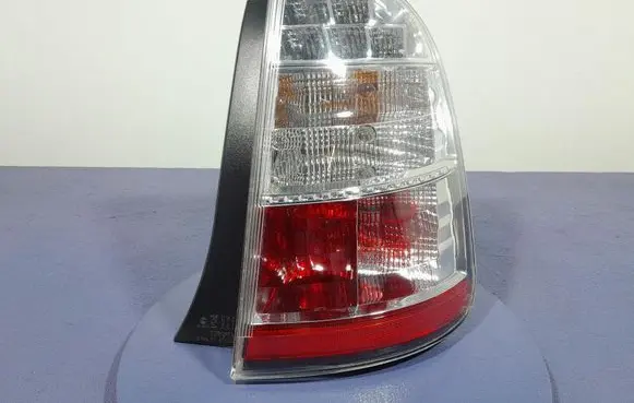 Toyota Prius (NHW20) Rear/tail lights A046040