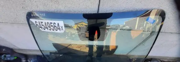 Nissan Juke I F15 Front windscreen/windshield window 