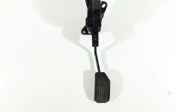 Toyota RAV 4 (XA30) Accelerator throttle pedal 7811042030 1988007280 7811142010