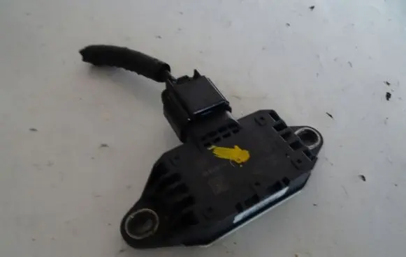 Opel Mokka ESP acceleration yaw rate sensor 13587220