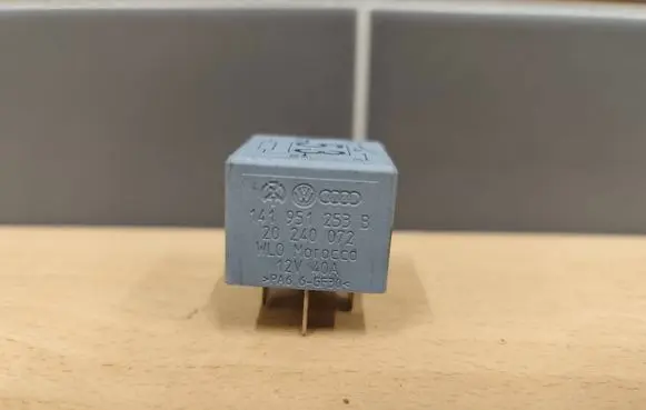 Volkswagen PASSAT B6 Other relay 141951253B 20240072