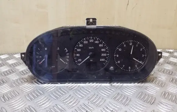 Renault Scenic I Speedometer (instrument cluster) 215781612