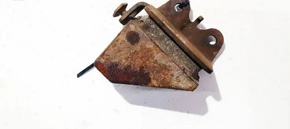 Toyota Avensis T270 Engine mount bracket 