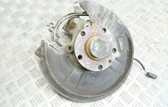 Audi A4 S4 B7 8E 8H Rear wheel hub spindle/knuckle 