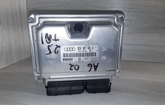 Audi A6 S6 C5 4B Engine control unit/module 0281011136 8E0907401P
