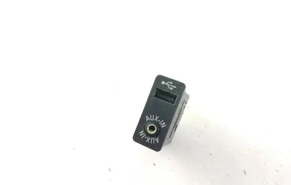 BMW 5 F10 F11 USB socket connector 9237653