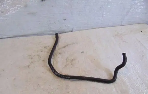 Mercedes-Benz Vito Viano W639 Engine coolant pipe/hose