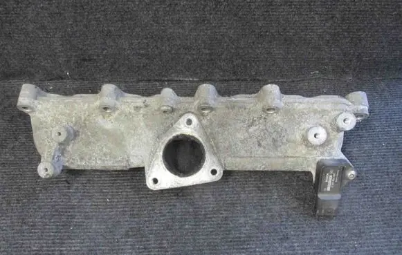 Opel Astra J Intake manifold 897313459