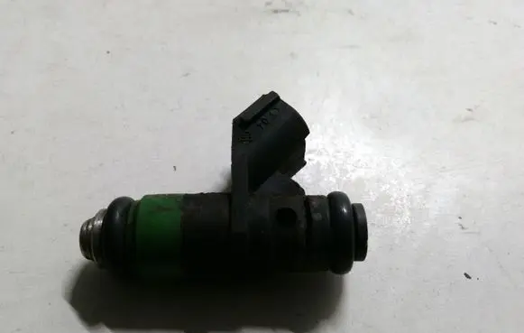 Seat Ibiza III (6L) Fuel injector 03E906031