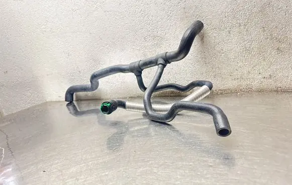 Opel Vectra B Coolant pipe/hose 1337534 Y11623 Y0P11623