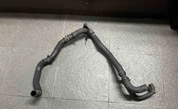 Renault Master III Engine coolant pipe/hose
