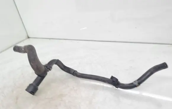 Mercedes-Benz B W245 Engine coolant pipe/hose 1320426A