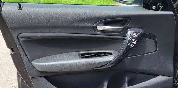 BMW 1 F20 F21 Front door card panel trim