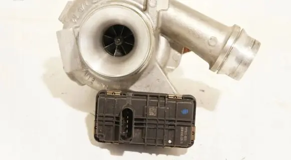 BMW 2 F46 Turbo 8570080