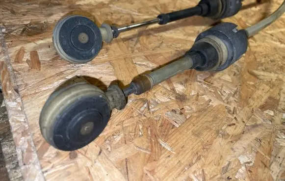 Opel Vectra C Gear shift cable linkage 55355351