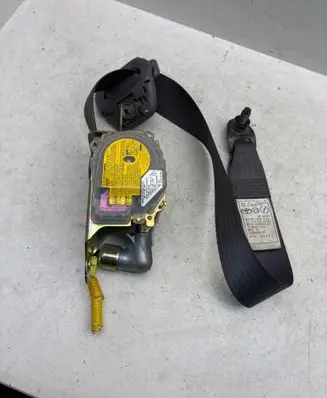 Toyota RAV 4 (XA20) Front seatbelt 7J3550P 0429128