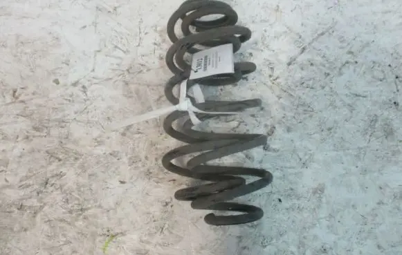Toyota Auris 150 Rear coil spring