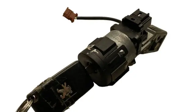 Peugeot 308 Ignition lock 9663123280