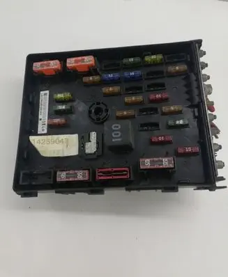 Volkswagen PASSAT B6 Fuse module 3C0937125