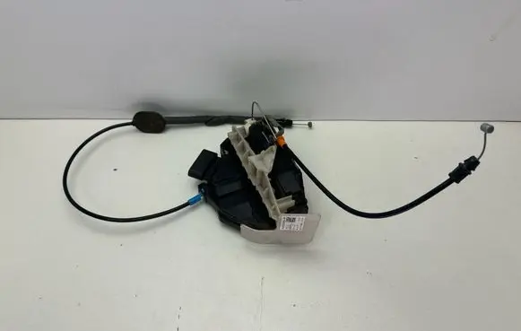 Ford Mustang VI Front door lock JR3B63219A64AB