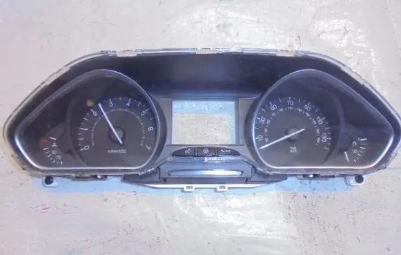 Peugeot 208 Speedometer (instrument cluster) 9675182880