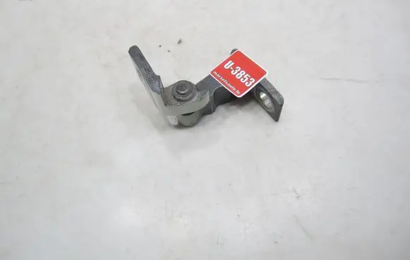 Volkswagen PASSAT B8 Front door upper hinge 8X0831404E