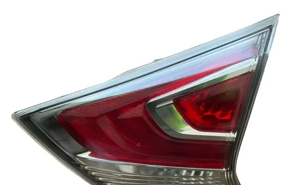Nissan X-Trail T32 Tailgate rear/tail lights 22617939