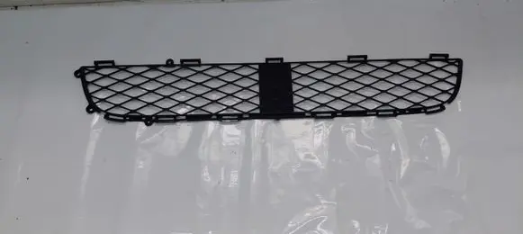 Toyota Yaris Front bumper lower grill 5311252060
