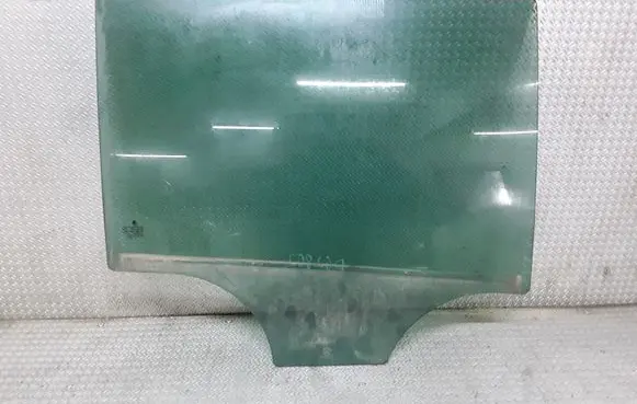 Skoda Fabia Mk2 (5J) Rear door window glass