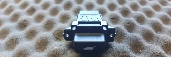 Honda Accord Tailgate/boot open switch button M20419