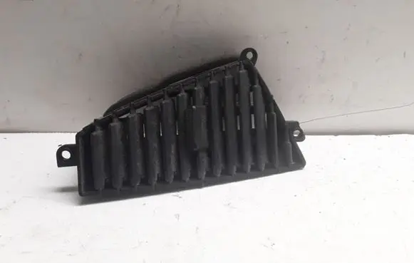 KIA Carens II Dash center air vent grill 0K2FA6481Y