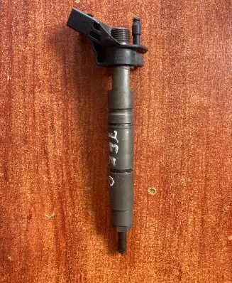 Jeep Grand Cherokee (WK) Fuel injector A642070 0445115 050517