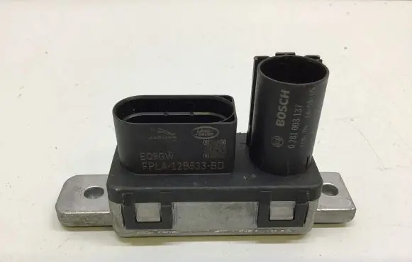 Land Rover Discovery 5 Glow plug pre-heat relay FPLA12B533BD 0281003137