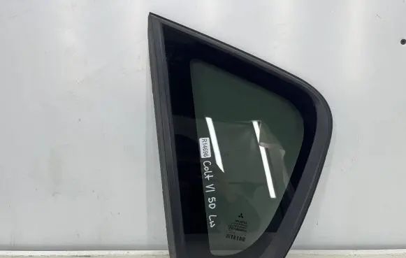 Mitsubishi Colt Rear side window