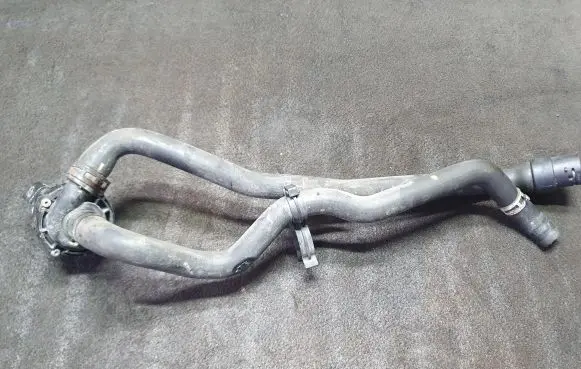 Mercedes-Benz B W245 Engine coolant pipe/hose A1698300396